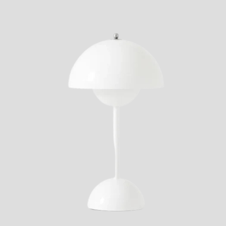 Lampada da tavolo in metallo senza fili