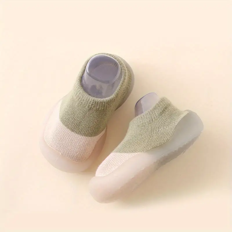 Scarpe flessibili per bambini a piedi nudi