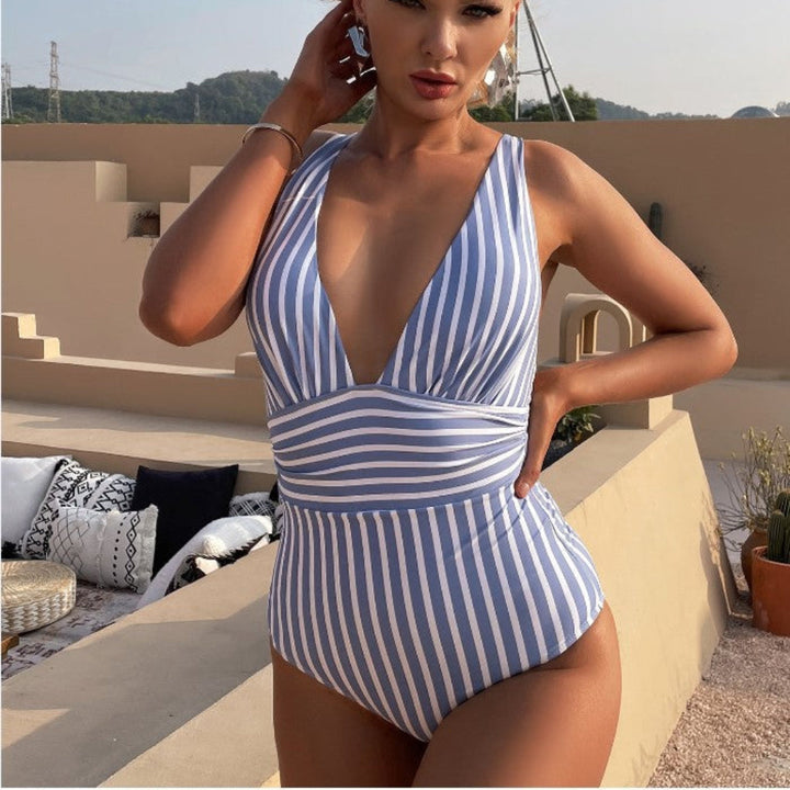 Costume da bagno intero a righe con scollo all'americana per donna