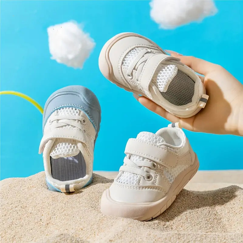 Scarpe da ginnastica per bambini a piedi nudi