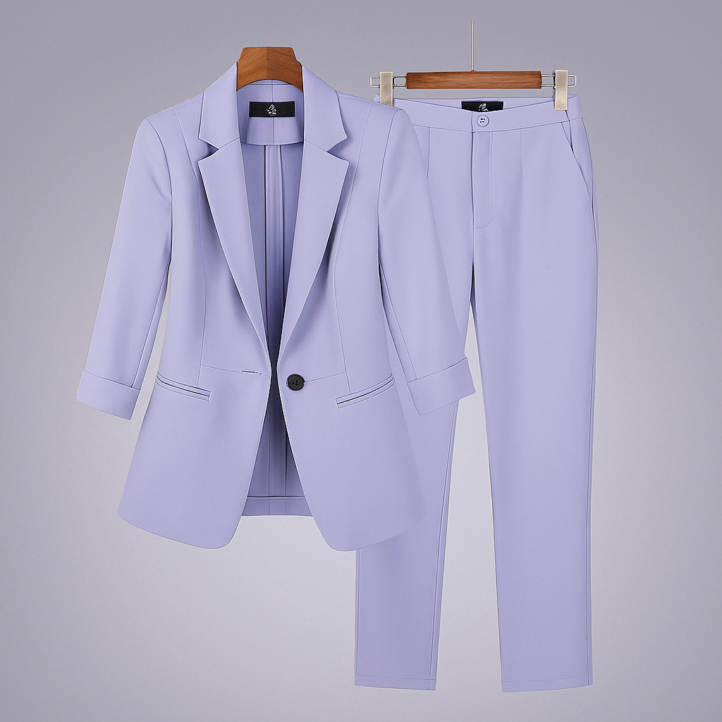 Completo elegante da donna con blazer e pantaloni