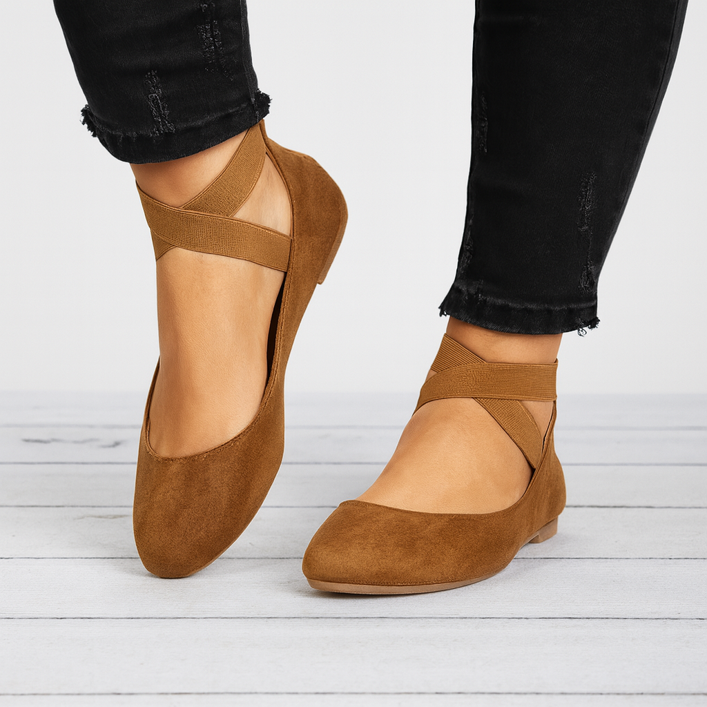Ballerine con cinturino elastico in finitura scamosciata