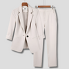 Completo elegante da donna con blazer e pantaloni