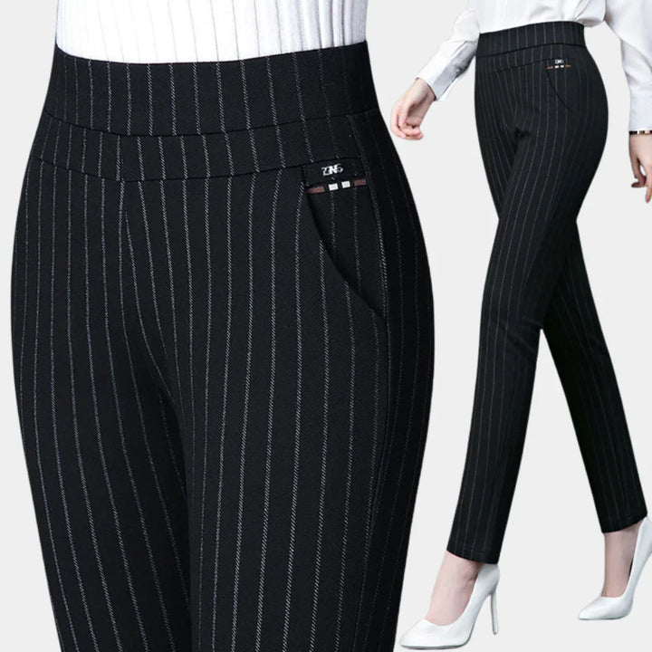 Comodi pantaloni elasticizzati a vita alta
