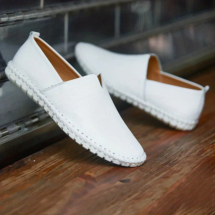 Eleganti mocassini in vera pelle opaca slip-on