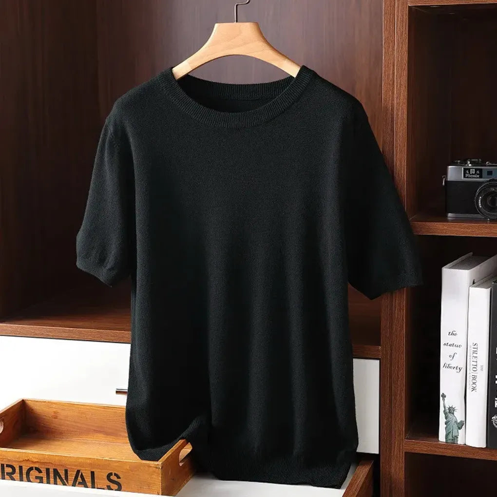 T-shirt girocollo da uomo: capi essenziali per tutti i giorni
