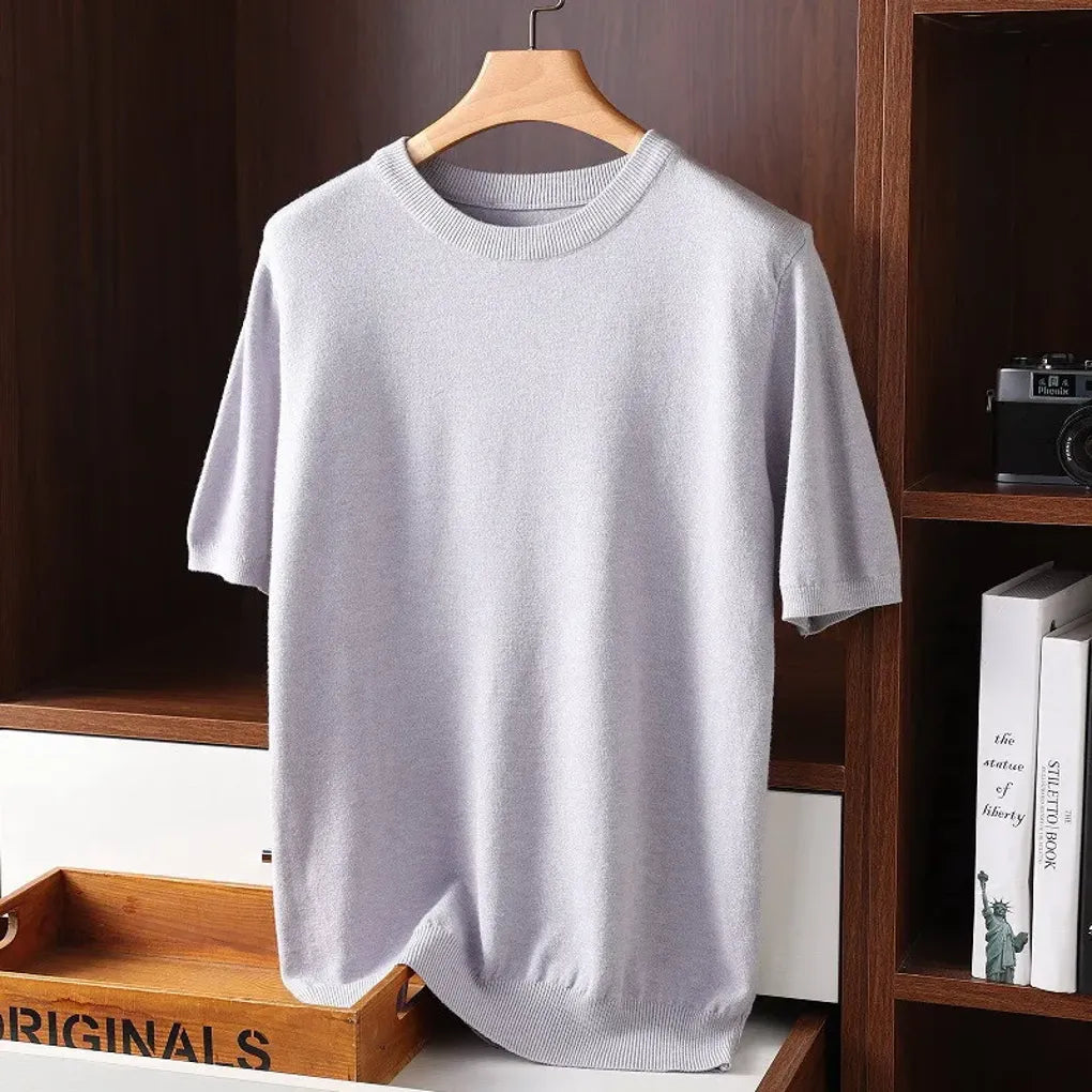 T-shirt girocollo da uomo: capi essenziali per tutti i giorni