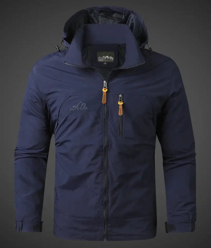 Giacca outdoor da uomo: un capo pratico e resistente alle intemperie per ogni avventura