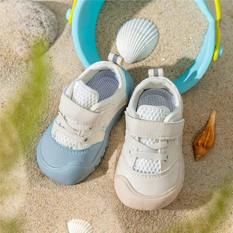 Scarpe da ginnastica per bambini a piedi nudi