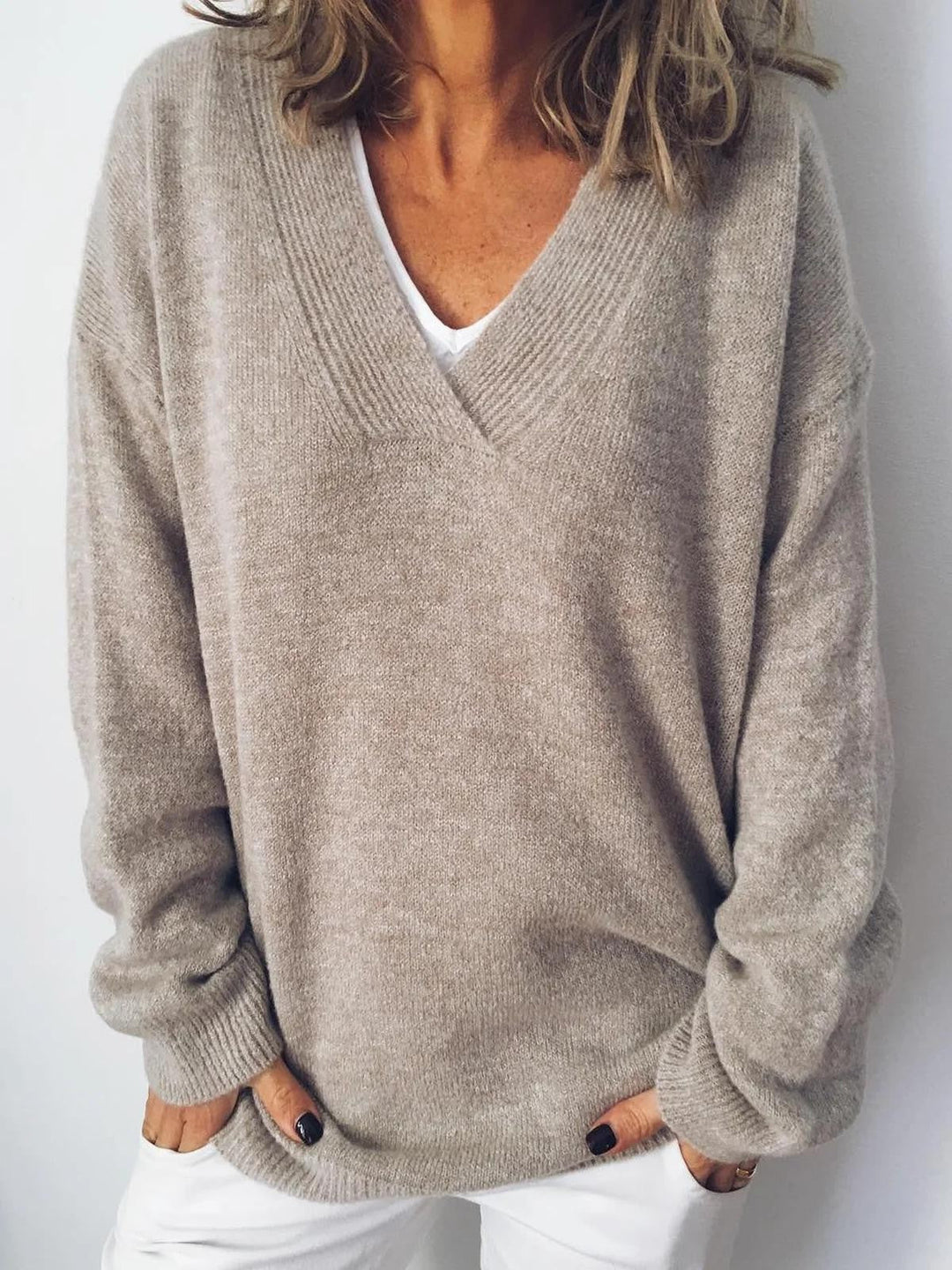 Maglione a maniche lunghe con scollo a V color albicocca