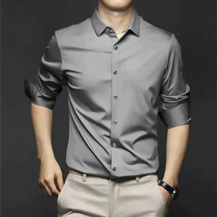Camicia da uomo antipiega: elegante e di facile manutenzione