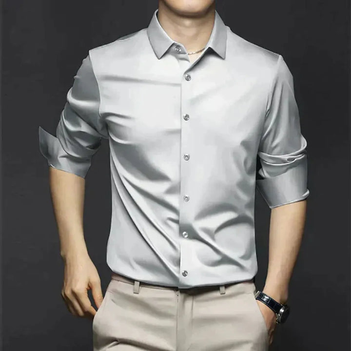 Camicia da uomo antipiega: elegante e di facile manutenzione