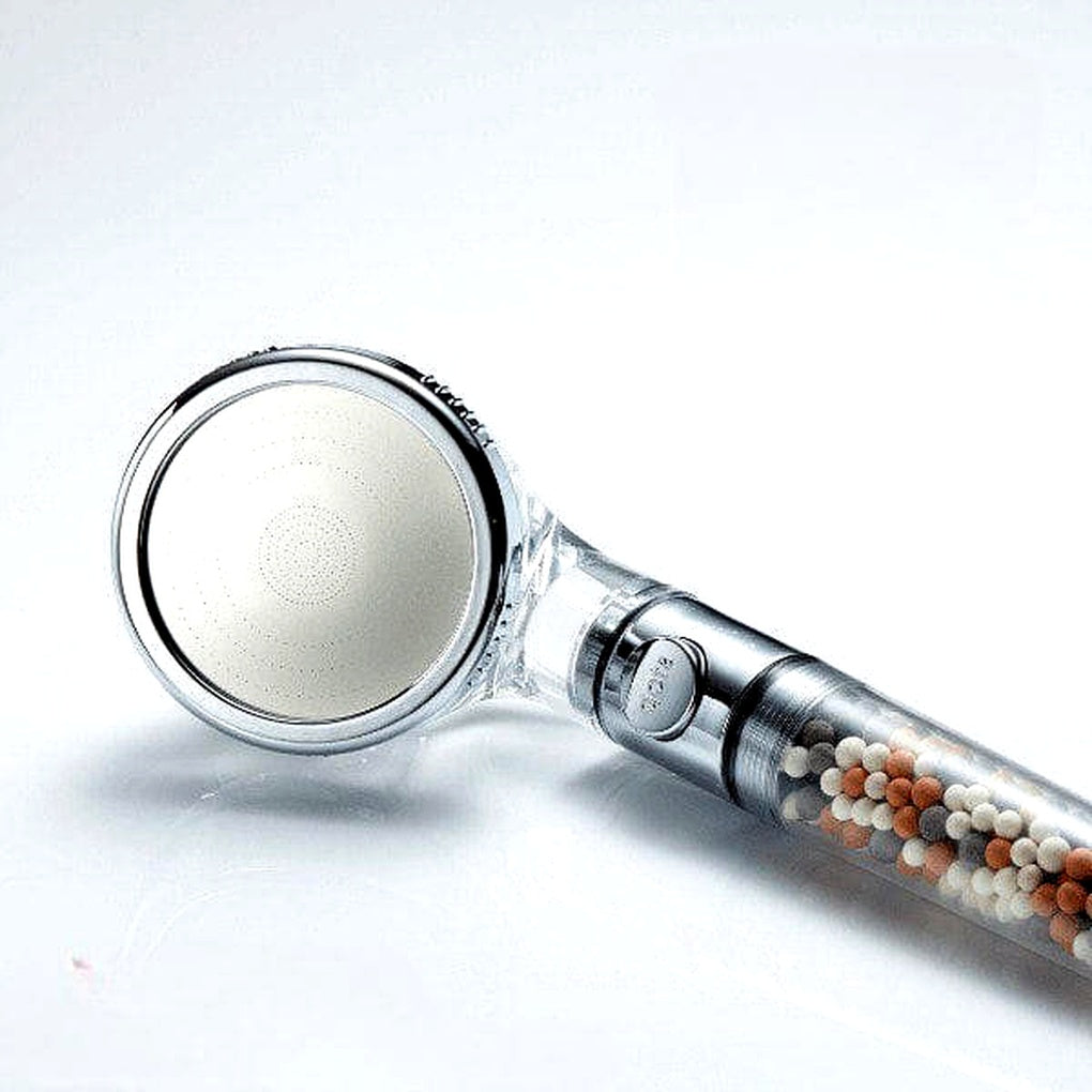 Soffione doccia con filtro ad alta pressione: getto efficiente con filtraggio integrato