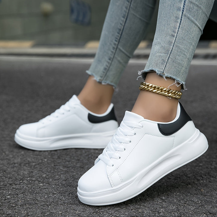 Sneakers in pelle bianca da donna