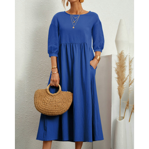 Abito estivo elegante da donna con lavorazione smocked