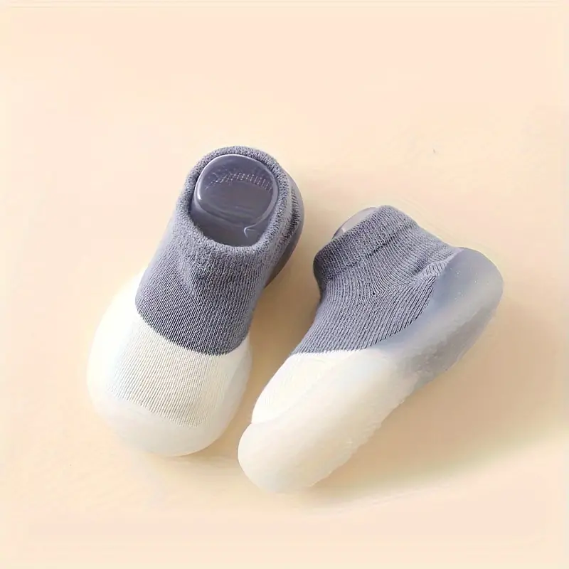 Scarpe flessibili per bambini a piedi nudi