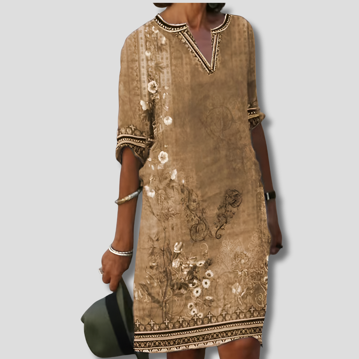 Abito boho floreale con volant, comodo e facile da indossare