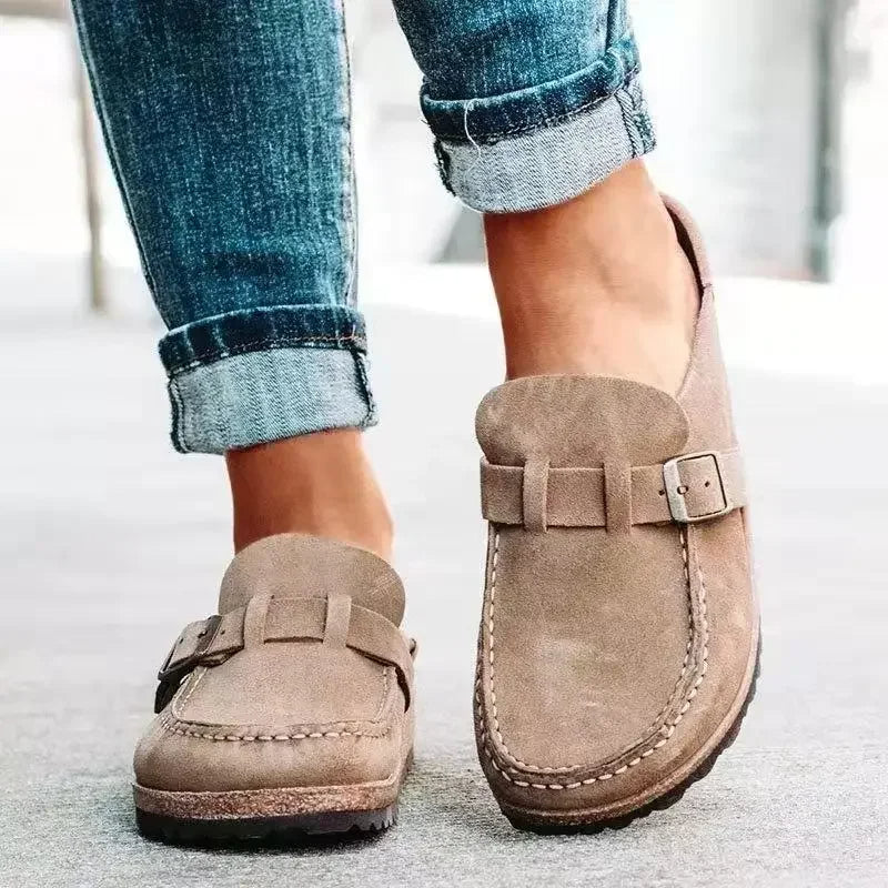 Mules piatte con fibbia retrò da donna