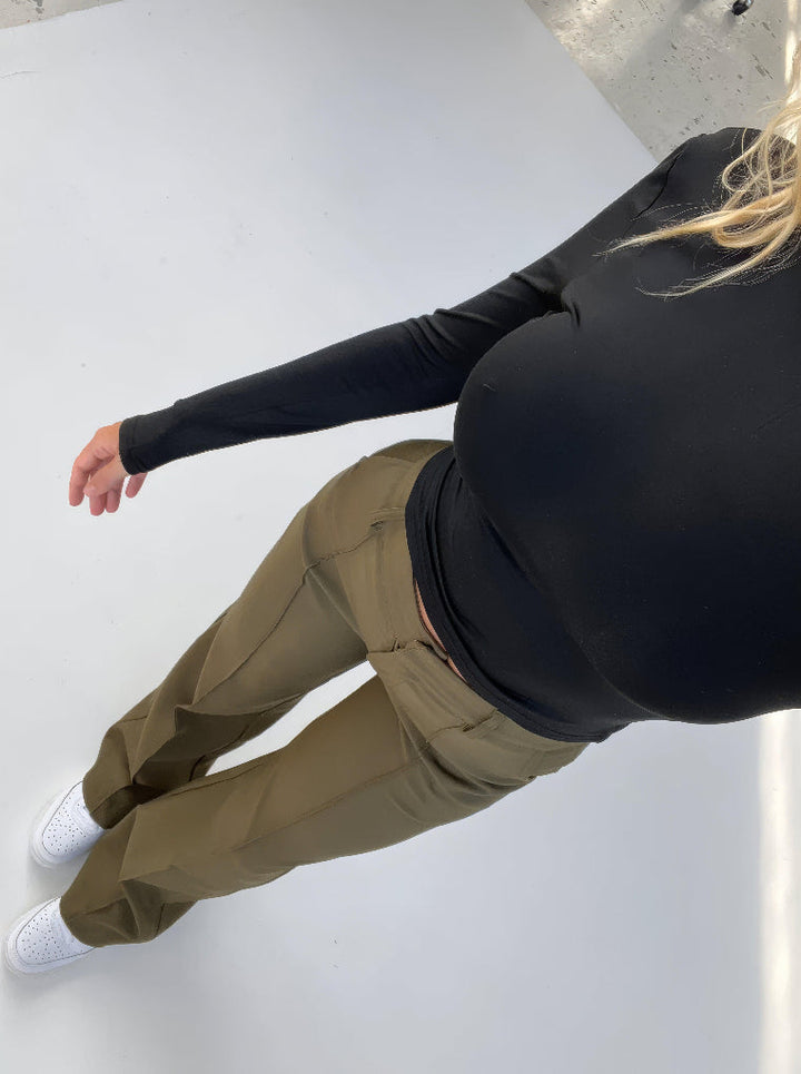 Pantaloni a gamba larga a vita alta da donna