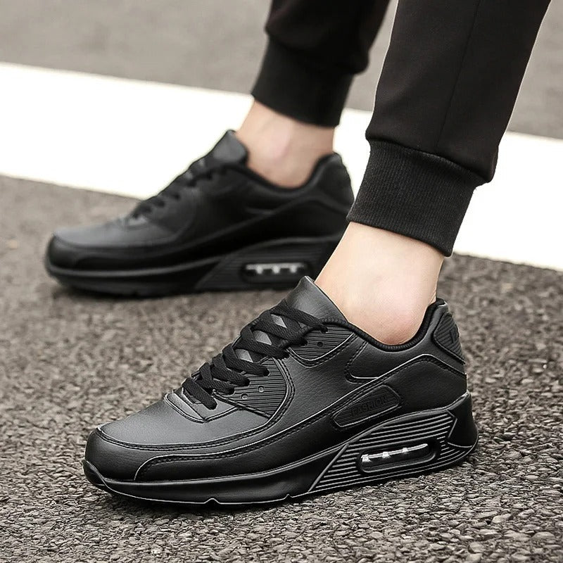 Sneakers da uomo in pelle bianca con suola alta
