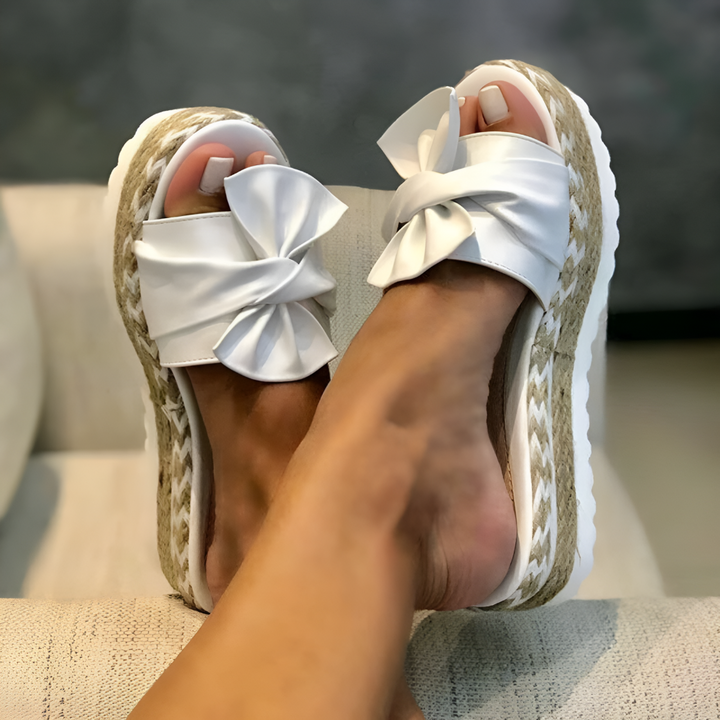 Sandali ortopedici alla moda da donna