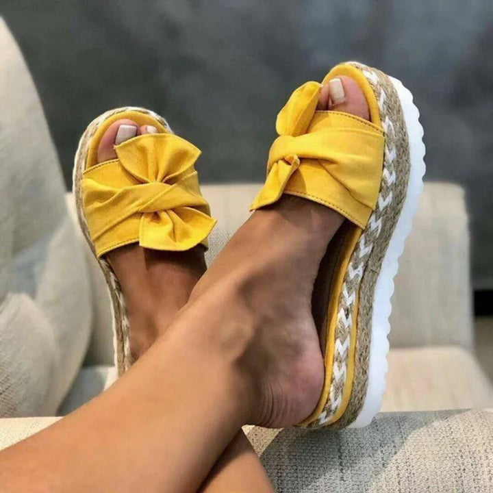 Sandali ortopedici alla moda da donna