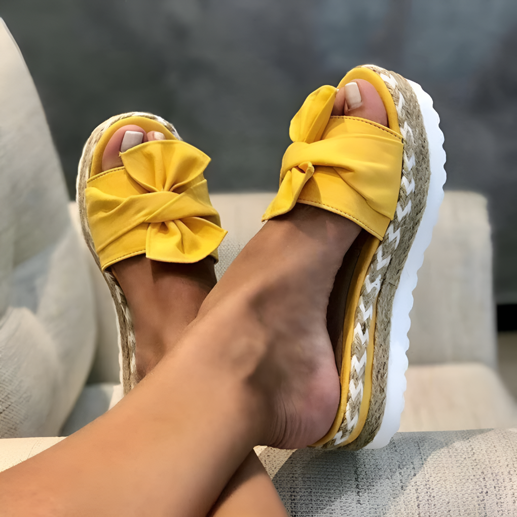 Sandali ortopedici alla moda da donna