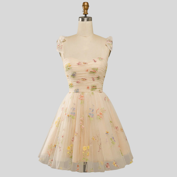 Elegante abito da ballo in tulle ricamato