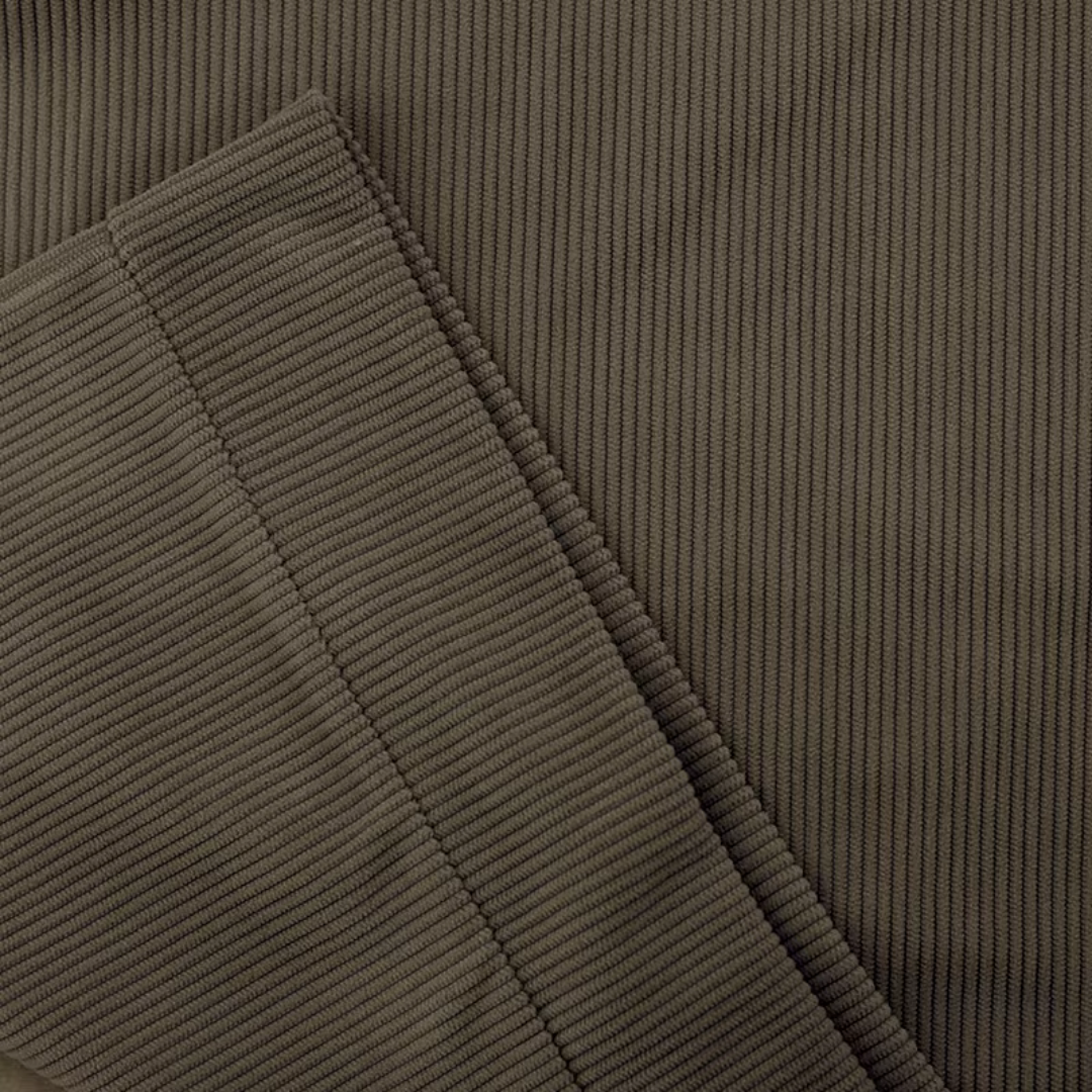 Maglione in velluto a coste da uomo elegante e confortevole