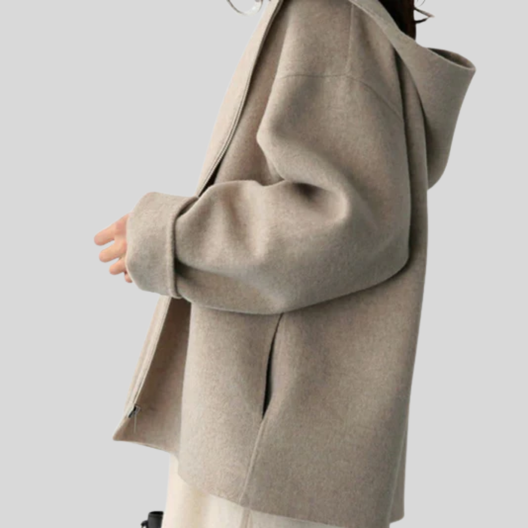 Chaqueta con capucha de mujer de diseño funcional