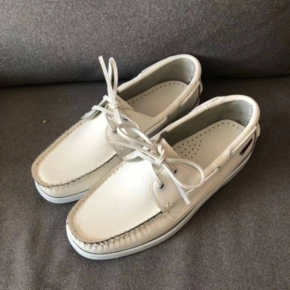Eleganti scarpe da barca