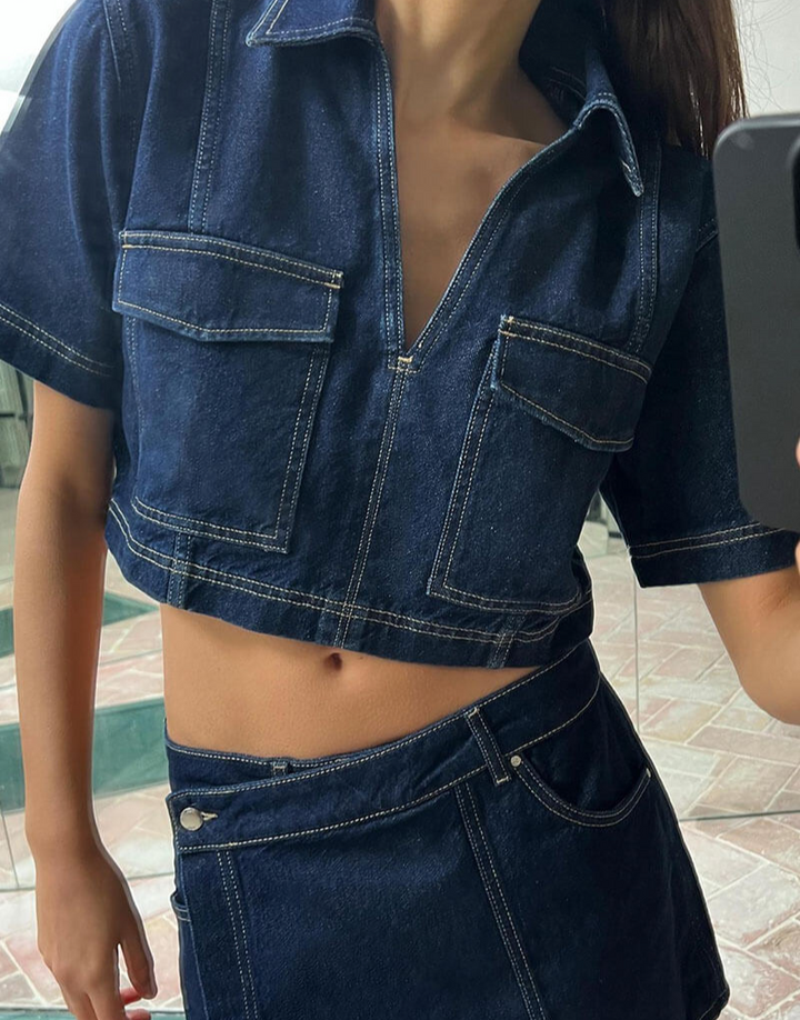 Completo in denim due pezzi con top e gonna