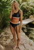 Set bikini con taglio posteriore color block