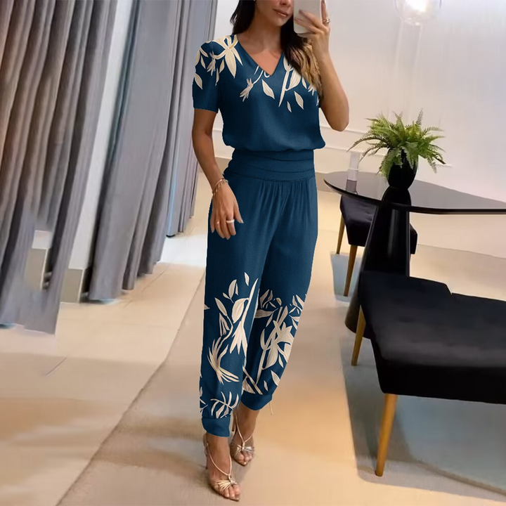 Tuta chic stampata alla moda per le donne