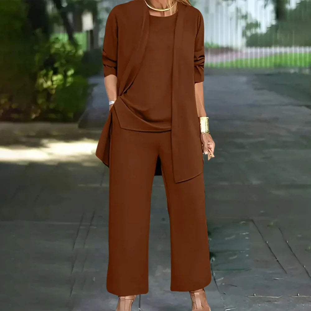 Elegante tailleur a tre pezzi per donna