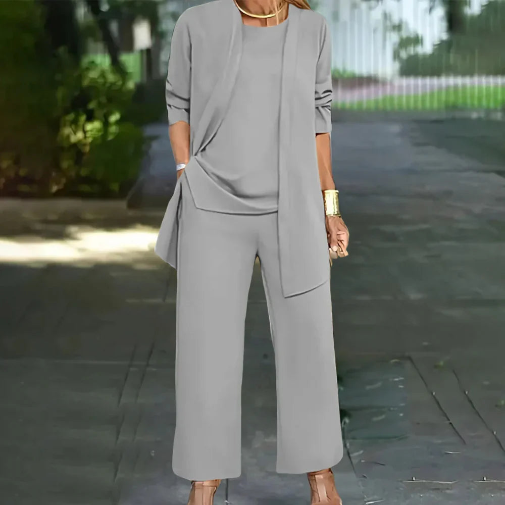 Elegante tailleur a tre pezzi per donna