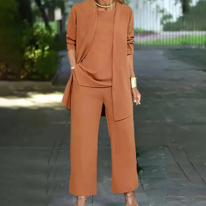 Elegante tailleur a tre pezzi per donna