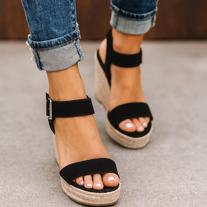 Sandali con zeppa e punta aperta con tacco espadrillas