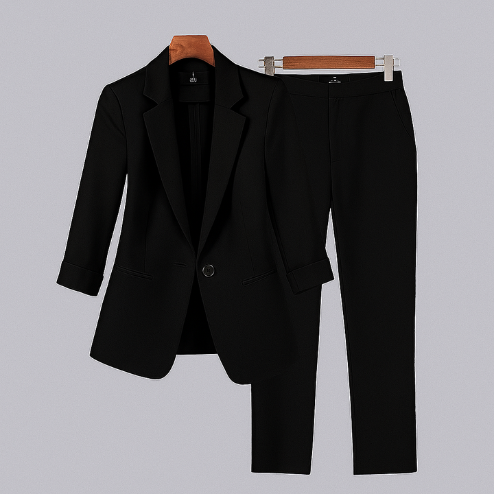 Completo elegante da donna con blazer e pantaloni