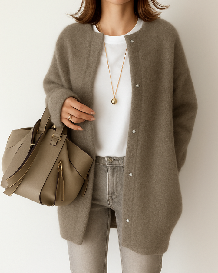 Giacca da donna comoda, minimalista e morbida in maglia