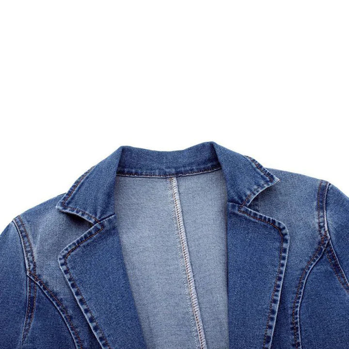 Blazer di jeans alla moda per le donne