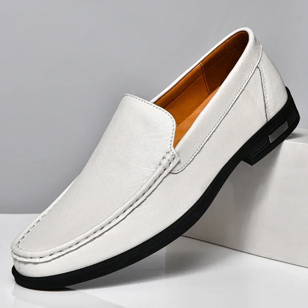 Mocassini slip-on in pelle cuciti a mano