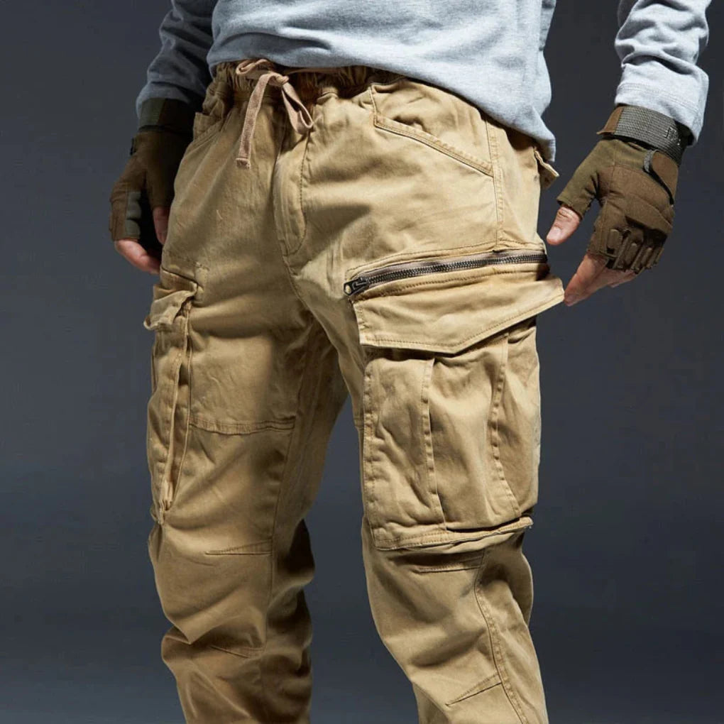 Pantaloni cargo multitasche da uomo