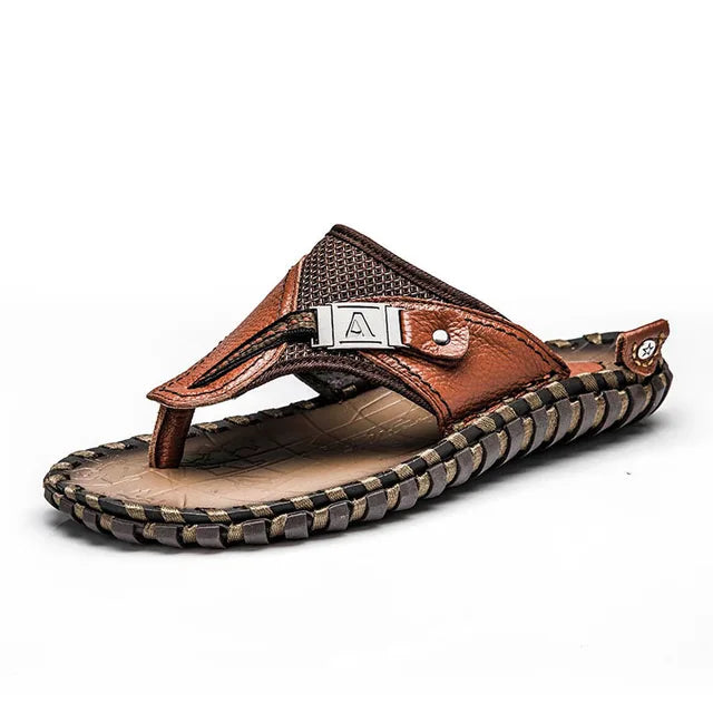 Infradito in pelle da uomo alla moda