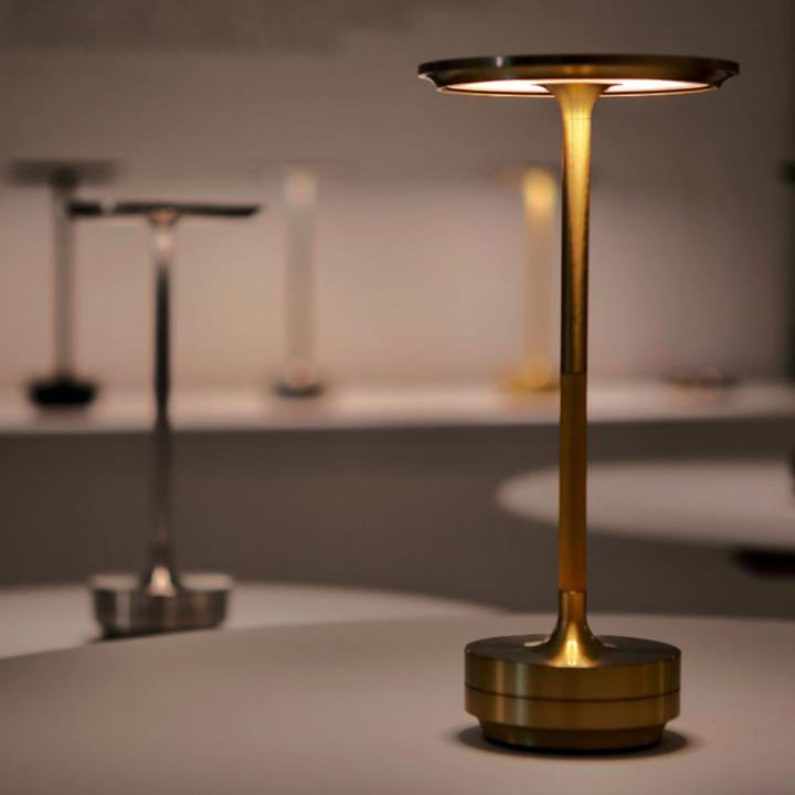 Lampada da tavolo portatile senza fili
