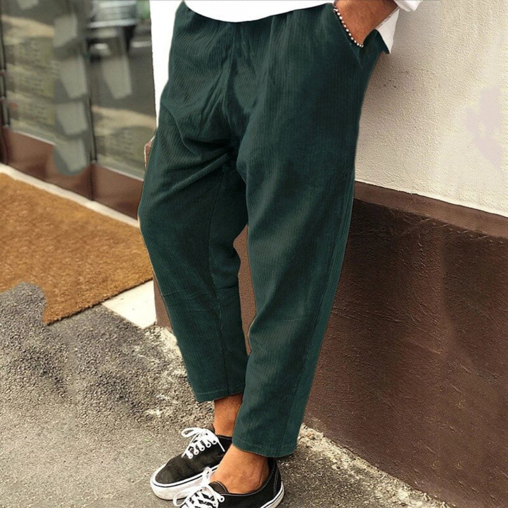 Pantaloni da uomo in velluto a coste dalla vestibilità rilassata