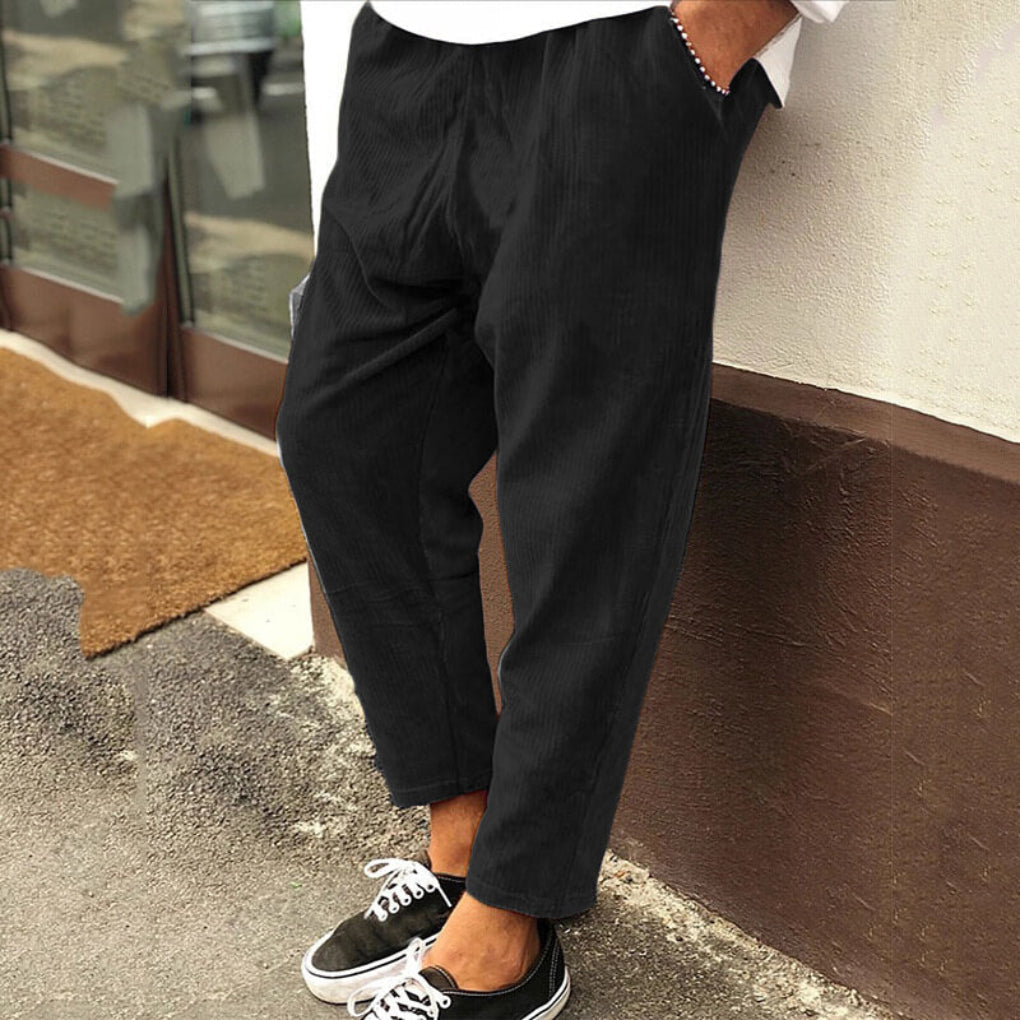 Pantaloni da uomo in velluto a coste dalla vestibilità rilassata