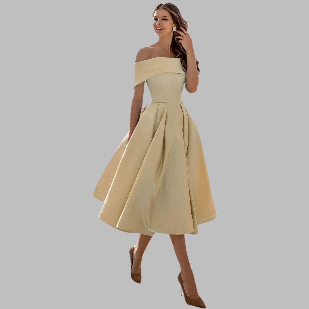 Abito da ballo vintage in raso con spalle scoperte