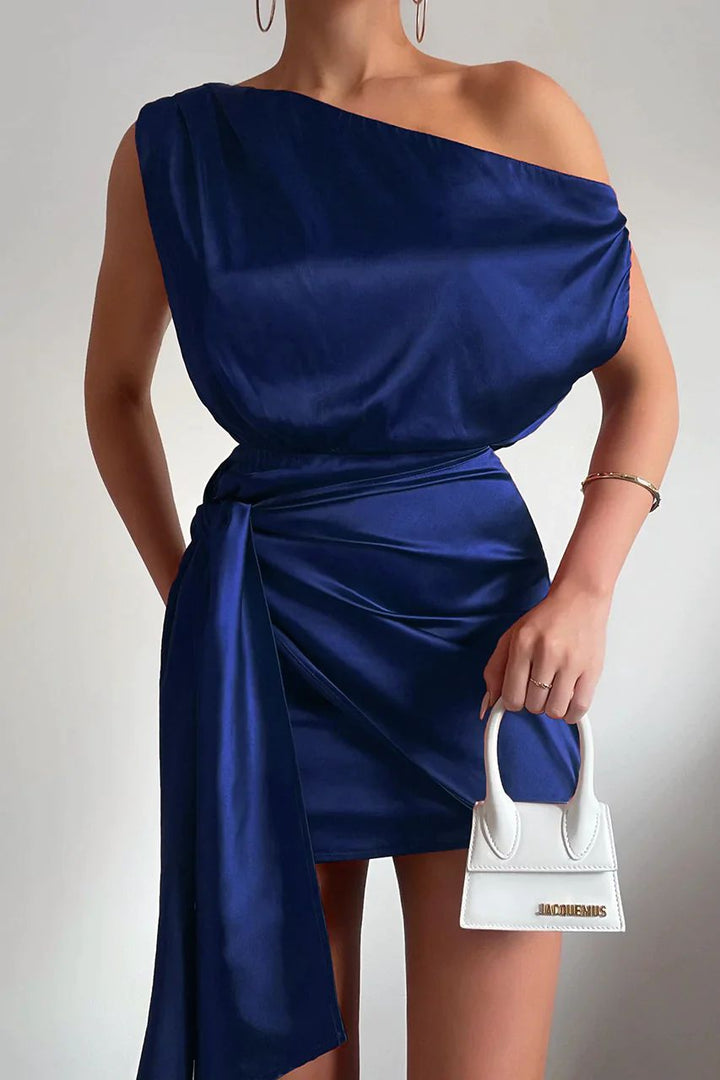 Mini Abito Elegante da Donna: Raffinatezza e Comfort per Ogni Occasione