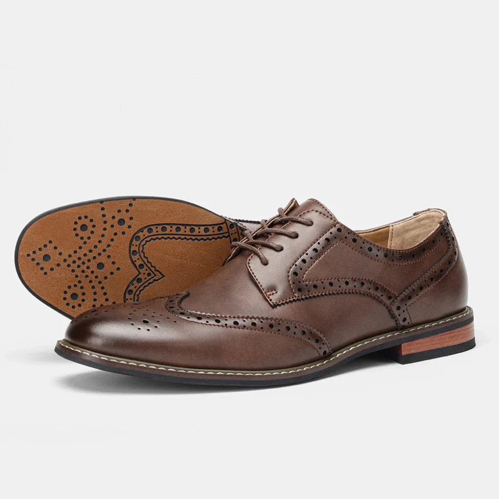 Scarpe stringate Oxford in pelle con punta a coda di rondine